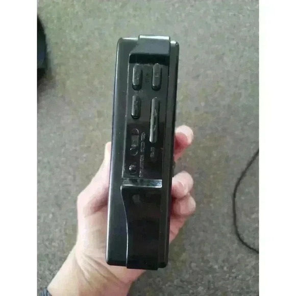 Koss PP105 Stereo Cassette tape Walkman am/ fm radio neoprene tune belt ddbs y2k - Picture 3 of 9